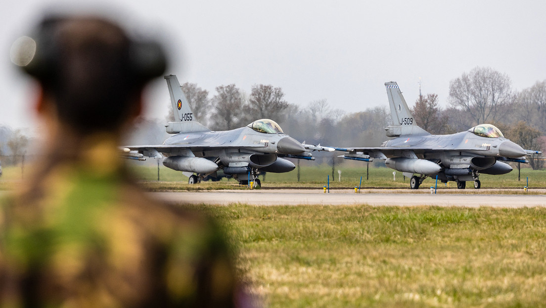 Alto mando de la OTAN: La entrega de cazas F-16 a Ucrania "no se resolverá a corto plazo"