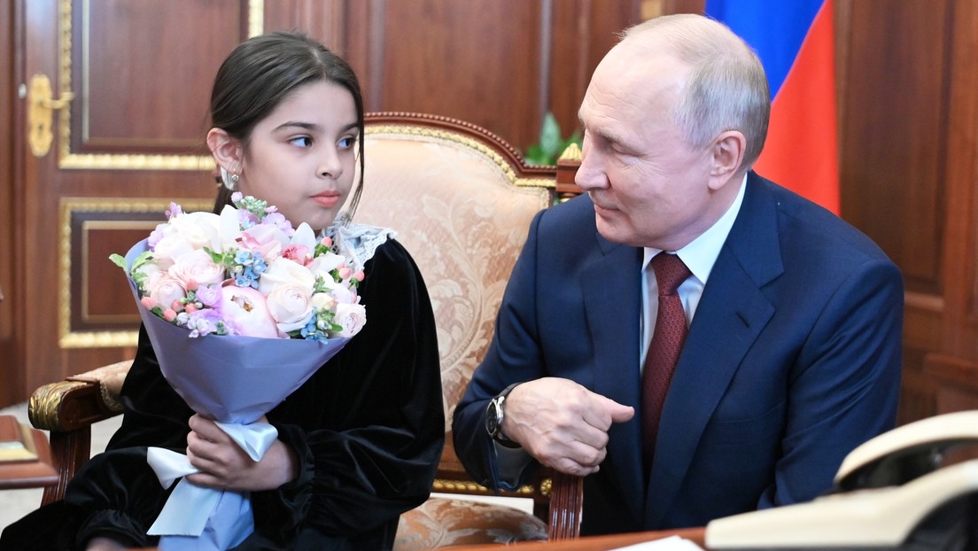 Putin invita al Kremlin a una niña que lloró porque no logró verlo en su ciudad (VIDEO)