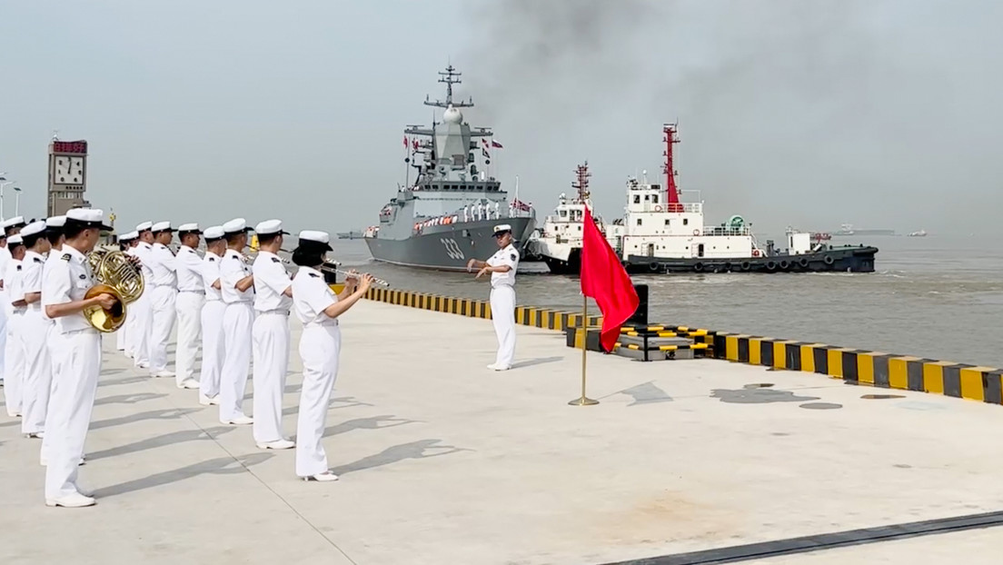 VIDEO: Dos buques de guerra rusos llegan al puerto chino de Shanghái en una visita amistosa
