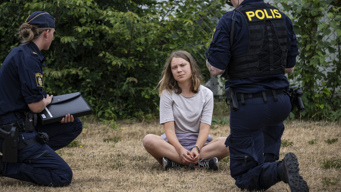 Greta Thunberg deberá comparecer ante un tribunal por desobedecer a la Policía