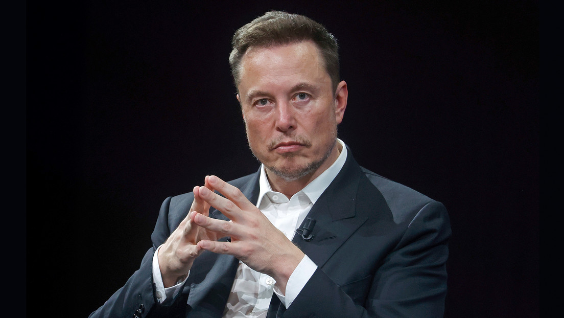 Elon Musk asegura que Tesla está "muy cerca" de lograr la conducción autónoma total