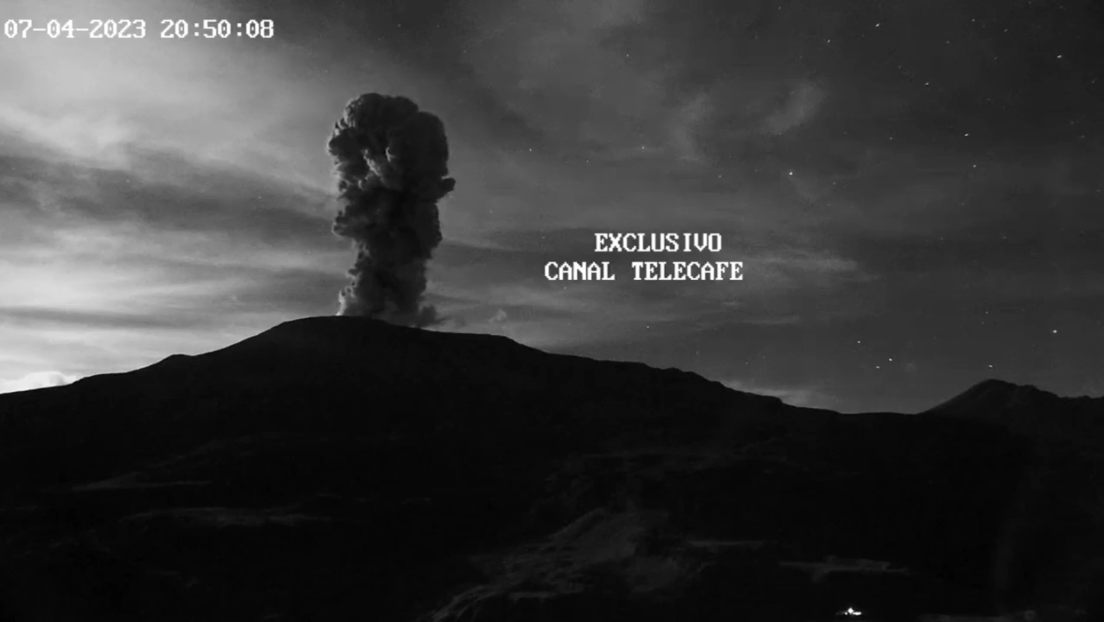 Captan en video la "sorprendente incandescencia" del volcán colombiano Nevado del Ruiz