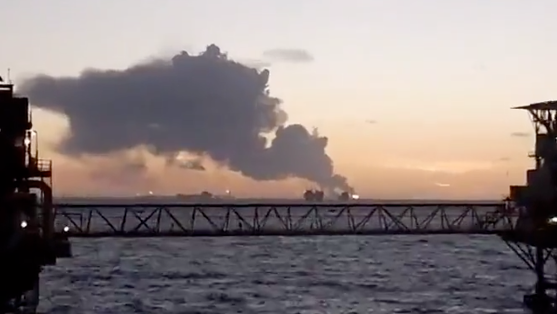 VIDEOS: Incendio en plataforma de Petróleos Mexicanos en Campeche deja dos muertos