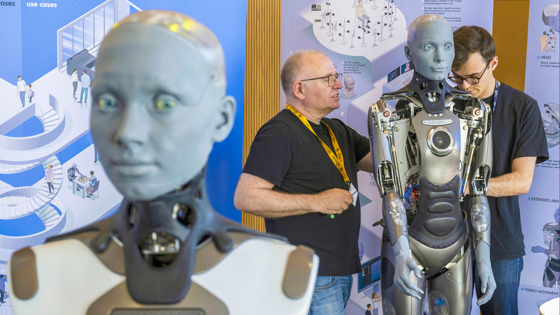 Robots creen que serían mejores líderes que los humanos, pero prometen no quitar puestos de trabajo