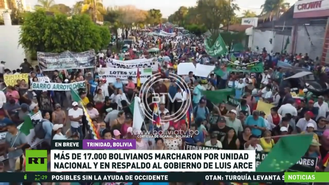 Miles de bolivianos marchan por la unidad nacional y en respaldo al Gobierno de Luis Arce