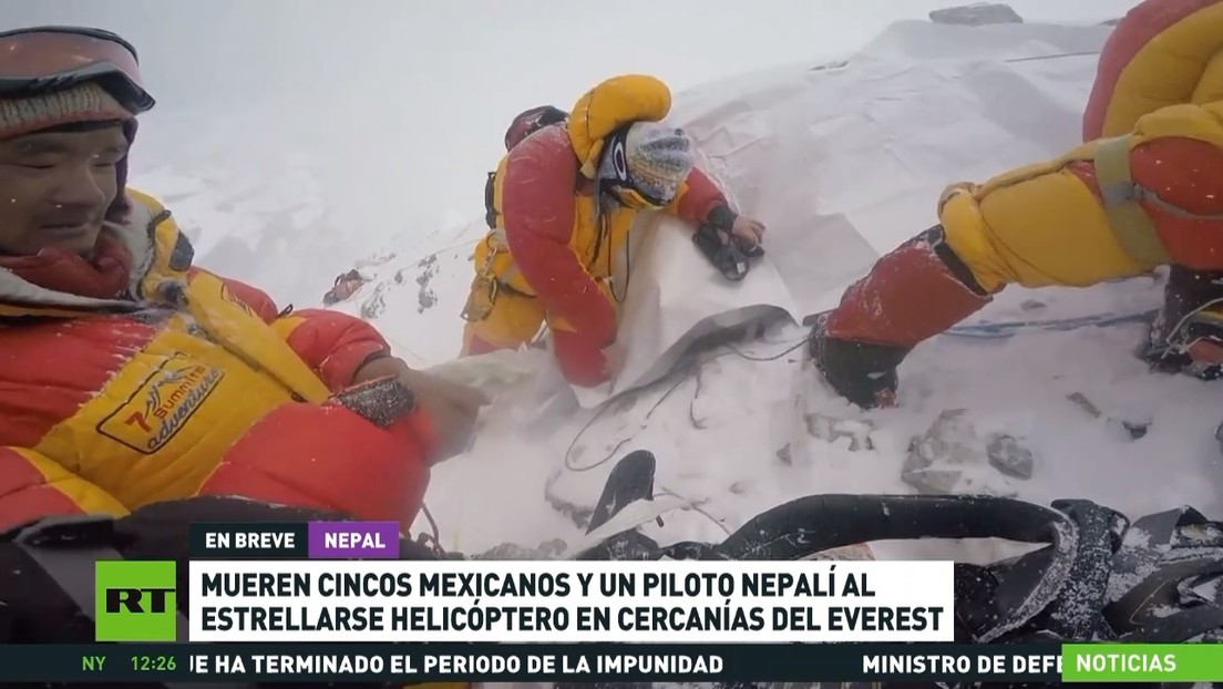 Mueren 5 turistas mexicanos y un piloto al estrellarse su helicóptero cerca del monte Everest