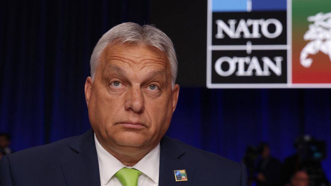 Primer ministro húngaro: "En vez de suministrar armas a Ucrania, debemos traer la paz"