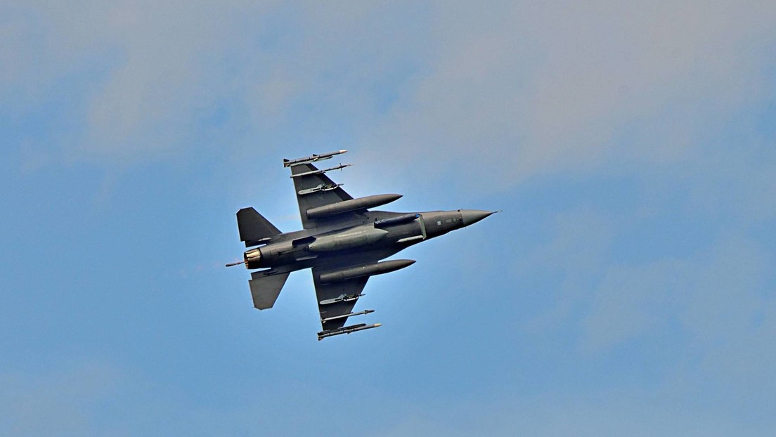 Lavrov: "La entrega de cazas F-16 a Ucrania será visto por Rusia como una amenaza en el ámbito nuclear"