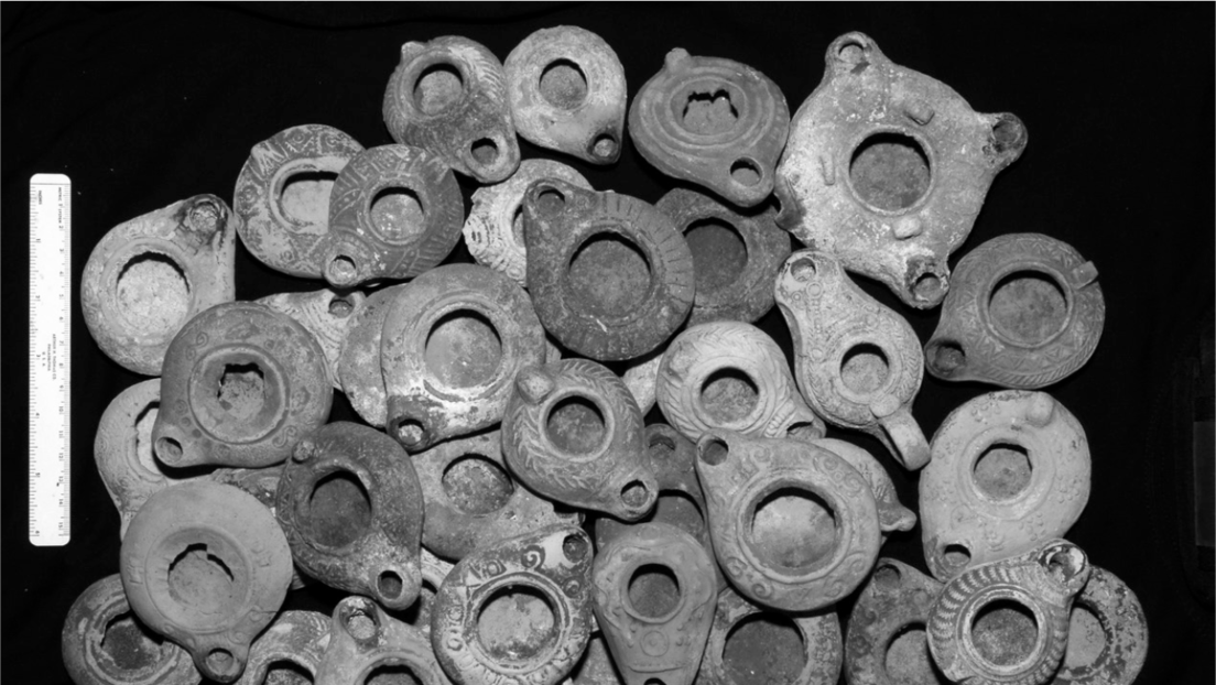 Hallan cráneos humanos y objetos de rituales nigromantes en una cueva cercana a Jerusalén
