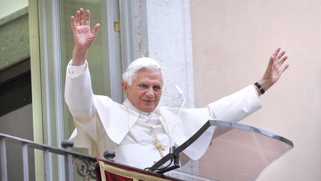 Un inquietante mensaje sobre el papa Benedicto XVI aparece en el cielo de Italia