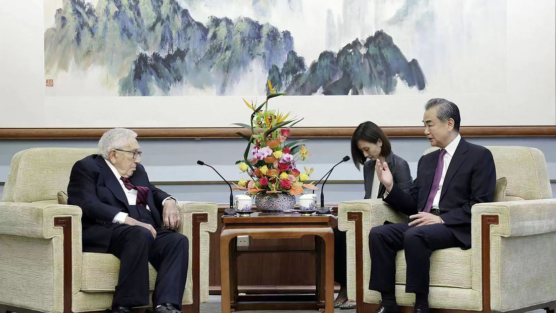 Wang Yi: EE.UU. necesita "sabiduría diplomática al estilo Kissinger" en su relación con China