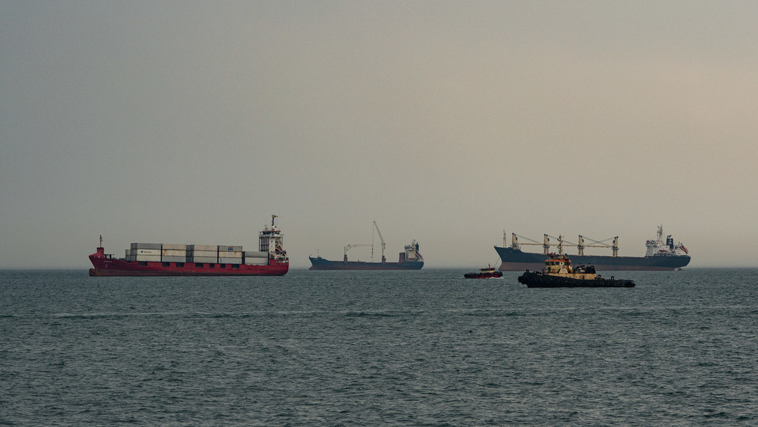 Kiev: Buques que naveguen a puertos rusos en el mar Negro se considerarán objetivos militares