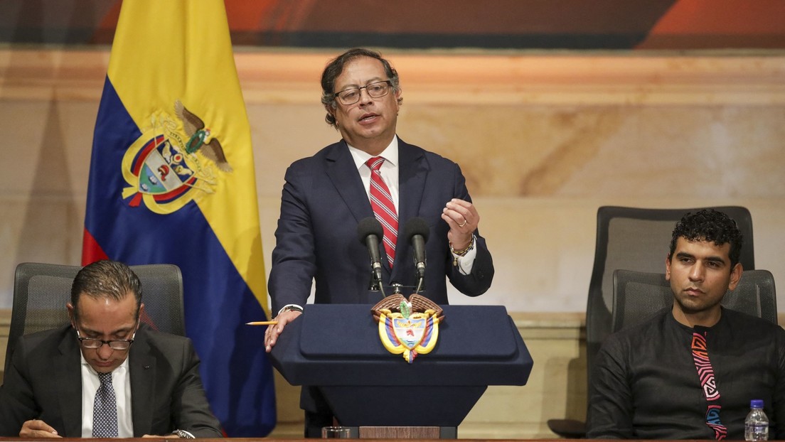 Petro advierte que sería "un desastre" si el Estado colombiano incumple los Acuerdos de Paz con las FARC