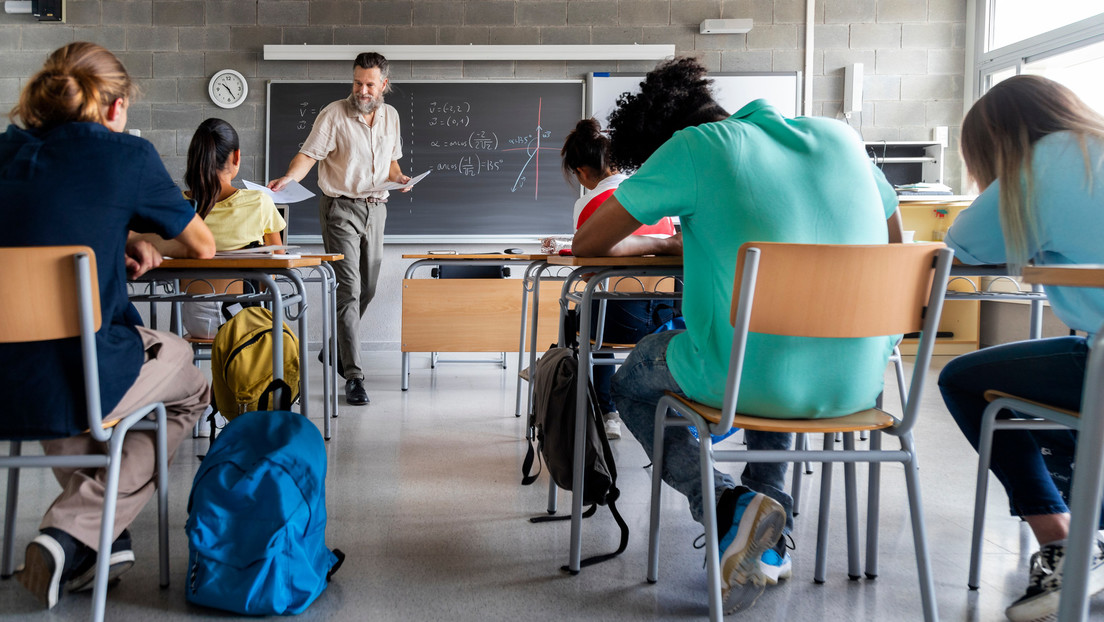 Denuncian que más de 1.300 menores dejaron las aulas en Ecuador para ser parte de la delincuencia