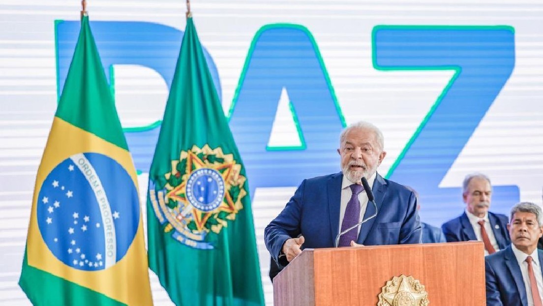 Lula firma un decreto que restringe el acceso a armas y municiones a civiles en Brasil