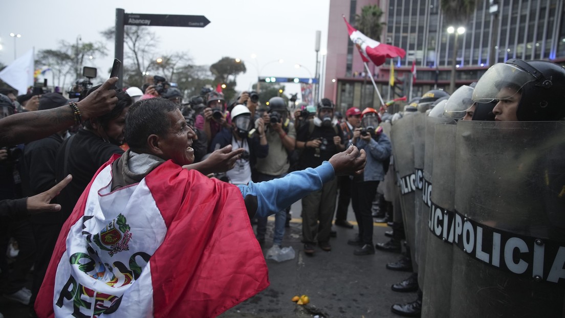 VIDEOS, FOTOS: La Policía reprime a manifestantes en una nueva marcha contra el Gobierno en Lima