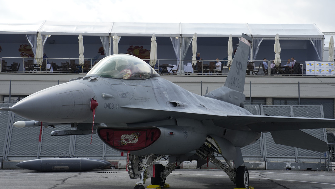El suministro de aviones de combate F-16 estadounidenses a Kiev llevará meses