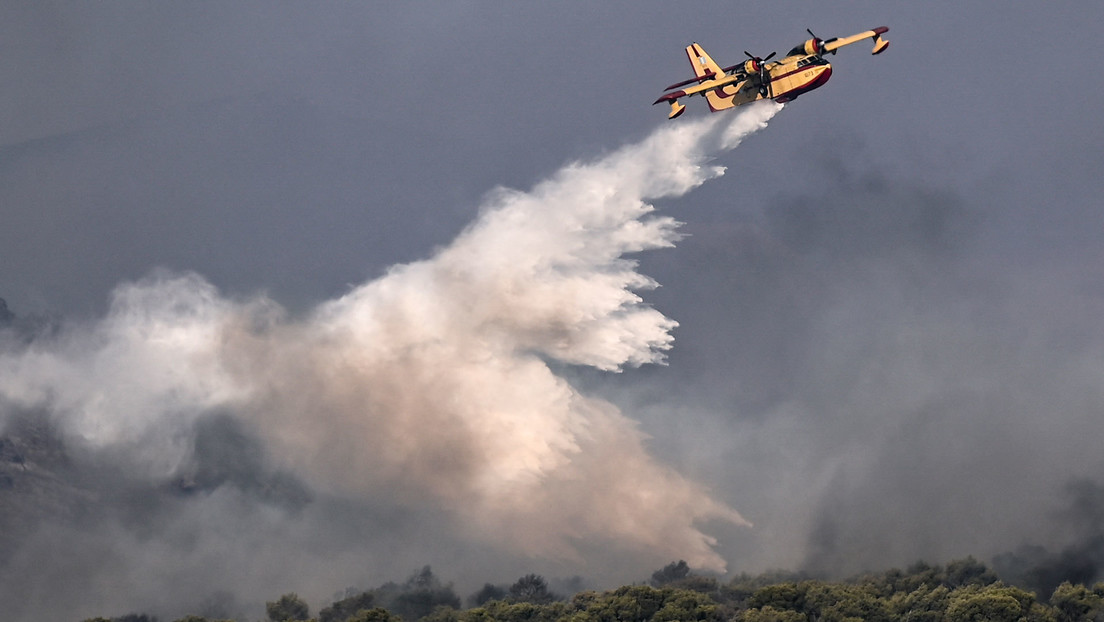 Una aeronave se estrella mientras luchaba contra los incendios que asolan a Grecia