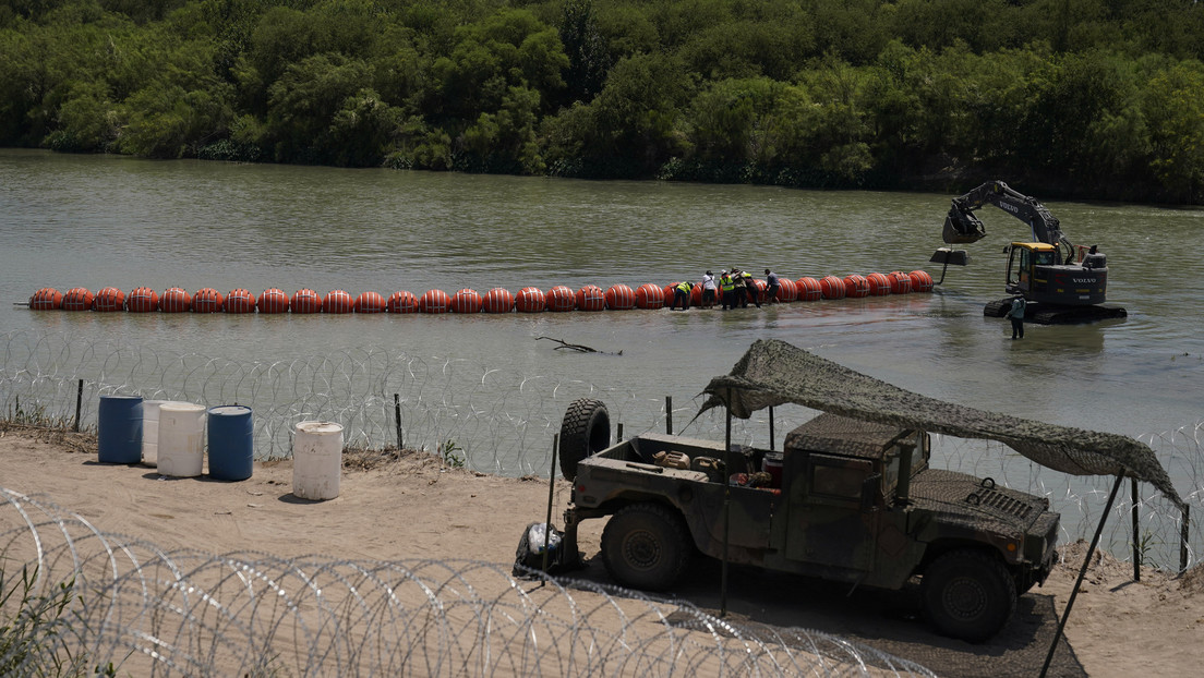 México envió dos notas diplomáticas a EE.UU. por 'muro flotante' de Texas en el río Bravo