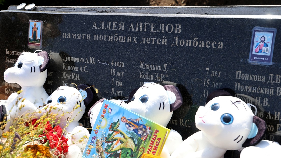 Conmemoran a los niños víctimas de los ataques de Kiev en Donbass