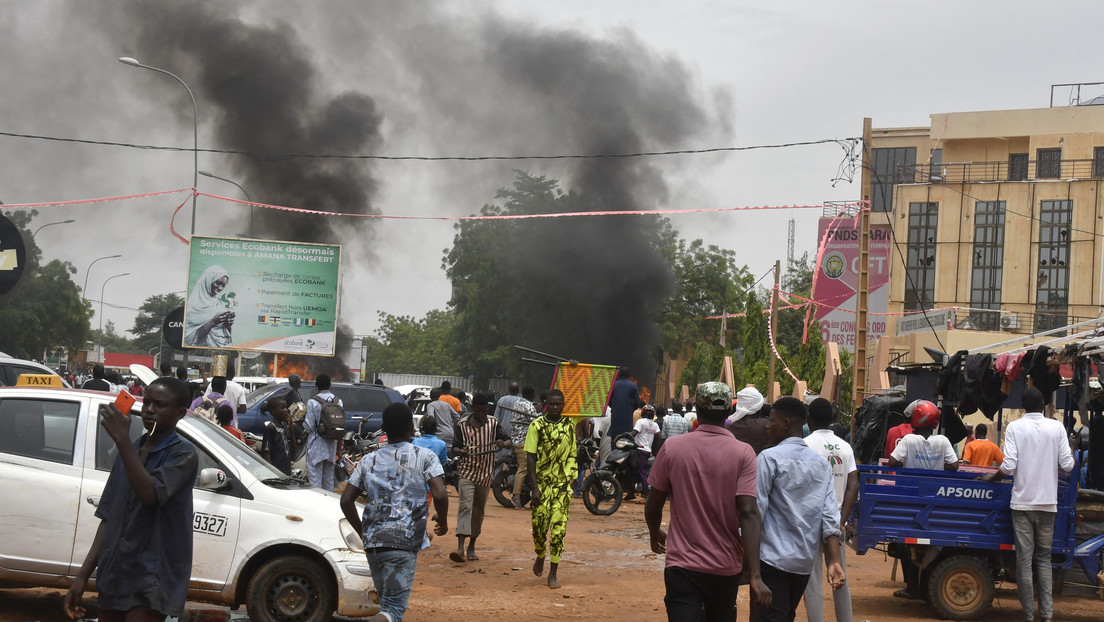Macron condena el golpe de Estado en Níger y promete sanciones
