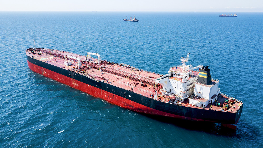 Bloomberg: Rusia comienza a enviar petróleo a China por la Ruta Marítima del Norte