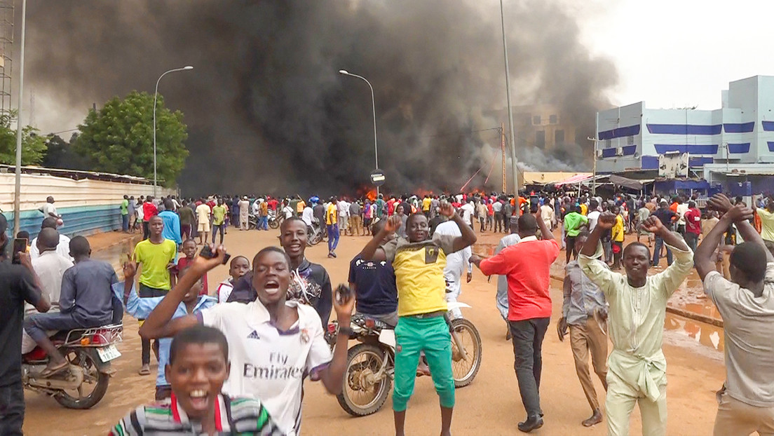 Francia planea atacar a Níger para liberar al presidente Bazoum, afirma la junta militar