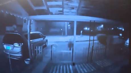Captan en video al presunto asesino con "habilidades de supervivencia" que se fugó de la cárcel