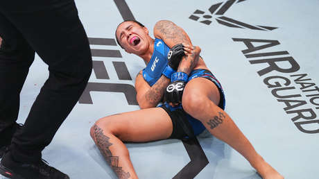 Peleadora de la UFC sufre una escalofriante lesión a los segundos de iniciar el combate (VIDEO)
