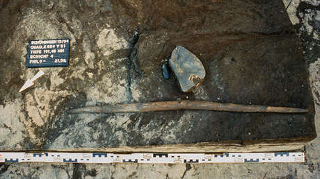 Arqueólogos descubren un búmeran de 300.000 años de antigüedad en Alemania