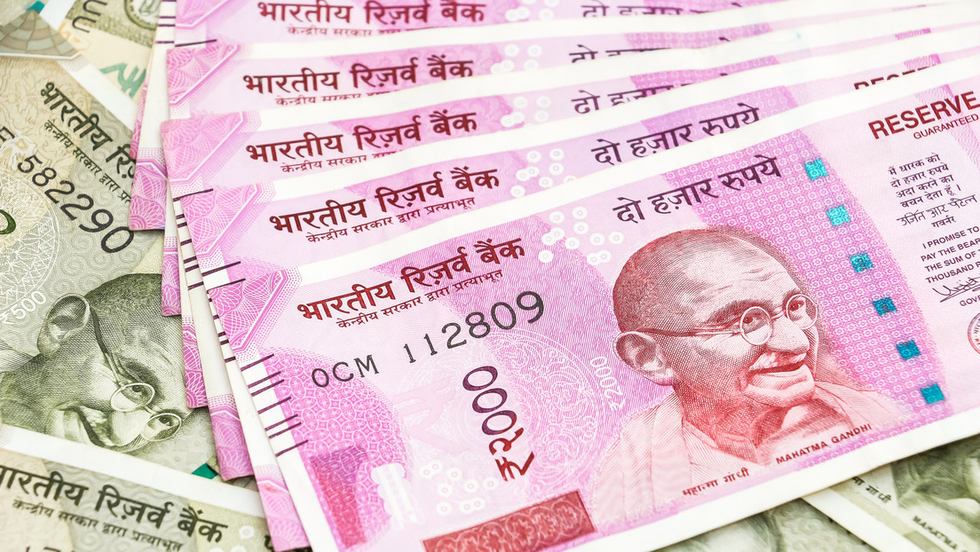 Trabajadoras de saneamiento indias juntan dinero para comprar un boleto de lotería y ganan 1,2 millones de dólares