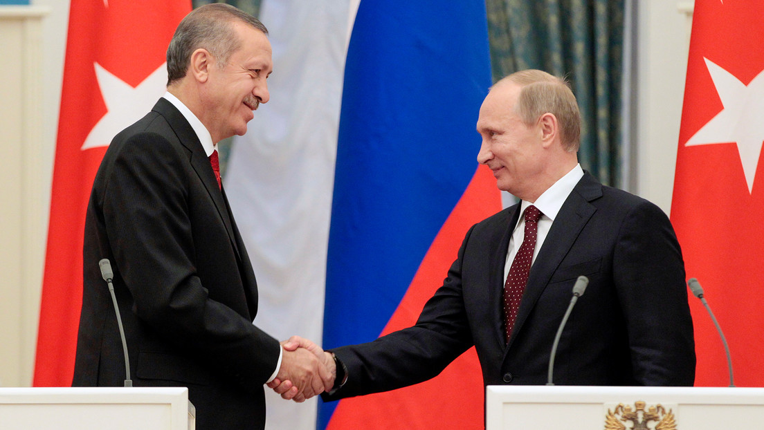 Putin explica a Erdogan por qué el acuerdo de granos dejó de tener sentido