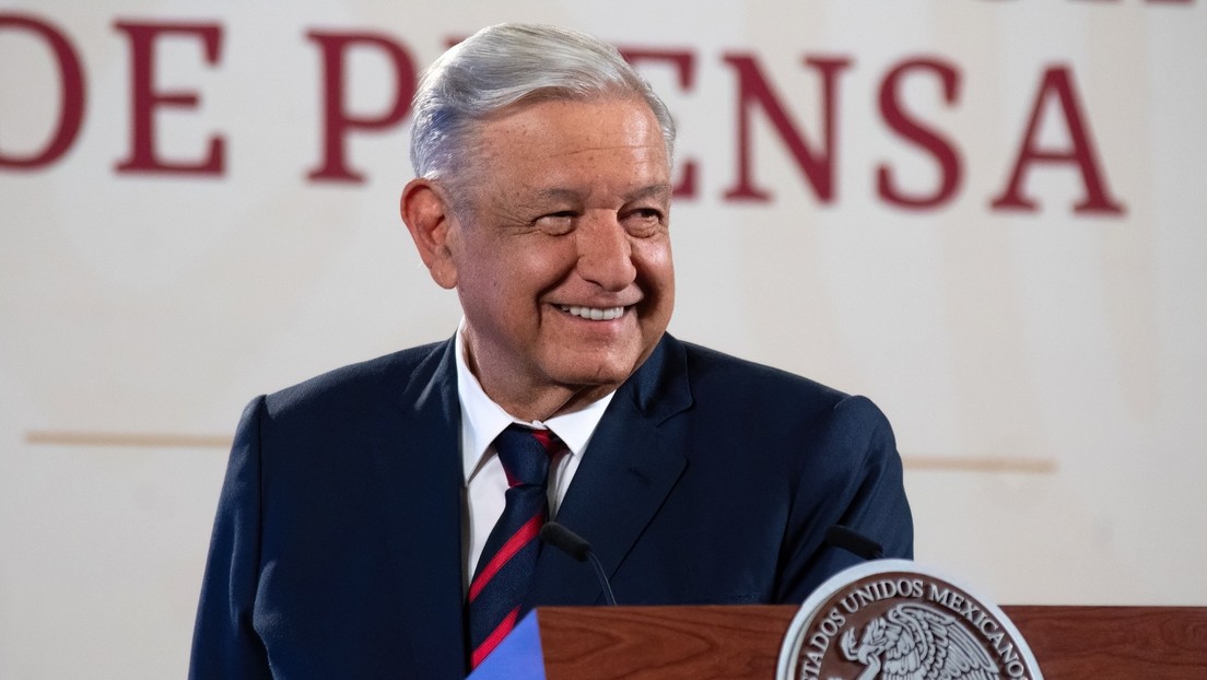 "Ven comunistas por todos lados": López Obrador desestima críticas a los nuevos libros de texto