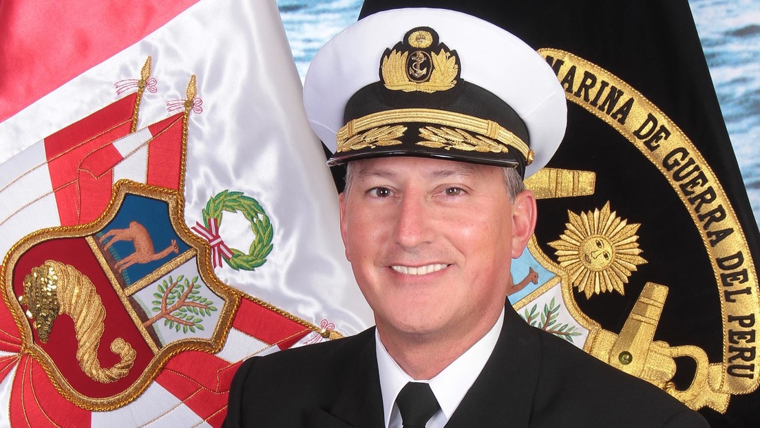 Congresista estalla tras designación de militar entrenado en EE.UU. como jefe de la Marina de Perú