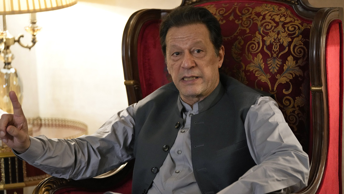 Sentencian a 3 años de prisión al ex primer ministro pakistaní Imran Khan