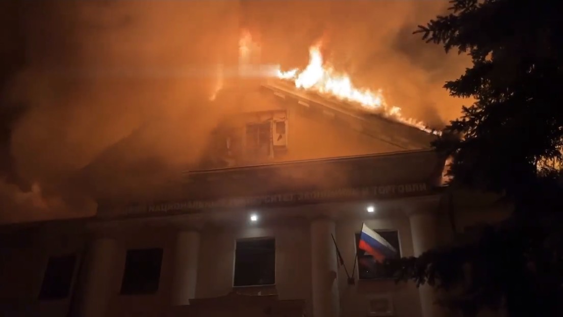 Las fuerzas ucranianas atacan el centro de Donetsk con municiones de racimo (VIDEOS, FOTOS)