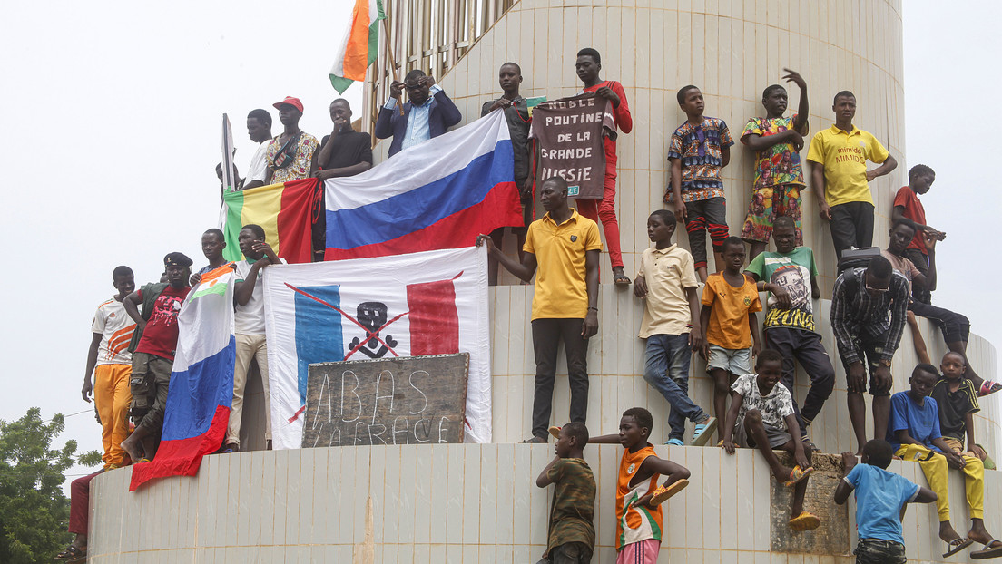 94 parlamentarios franceses denuncian el fracaso de la política de París en África