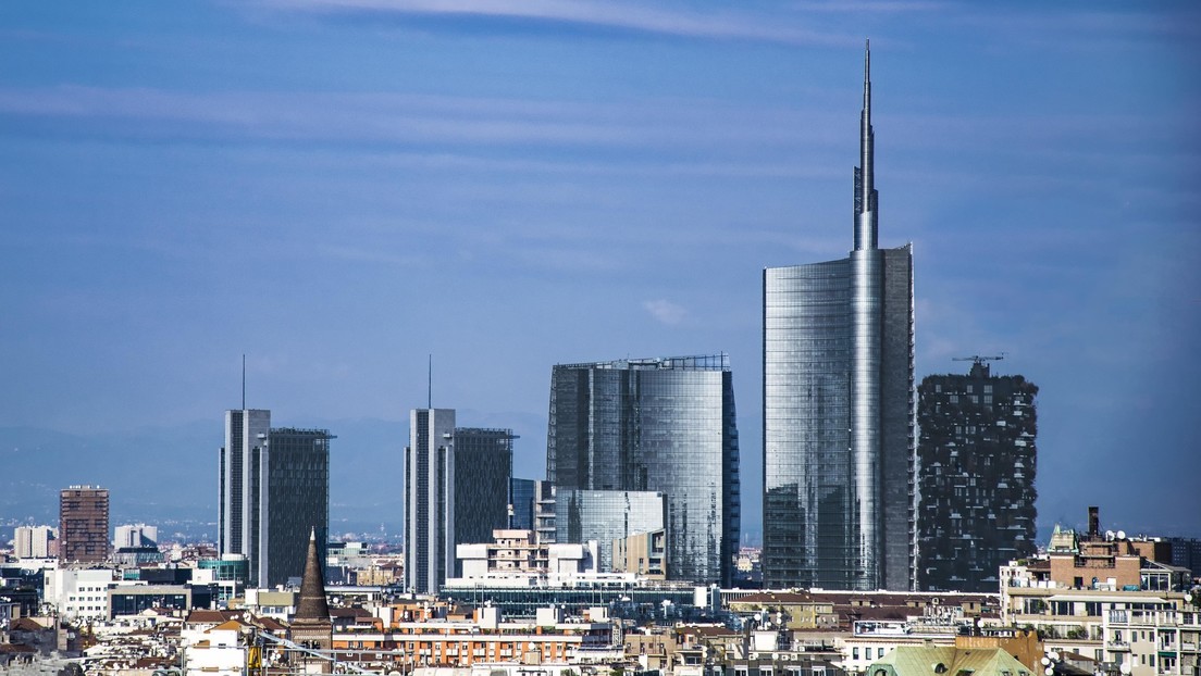 Italia aprueba un impuesto extraordinario del 40% a los bancos y las acciones caen drásticamente