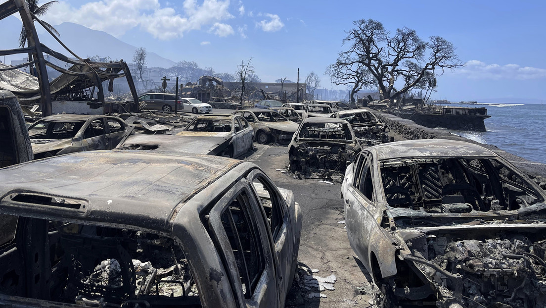 VIDEO: Viaje en coche por la asolada Lahaina tras los devastadores incendios forestales en Hawái