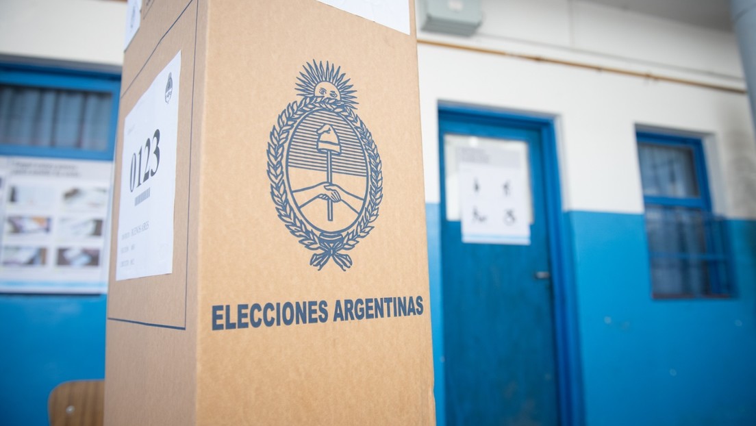 Los argentinos emiten su voto en las elecciones primarias