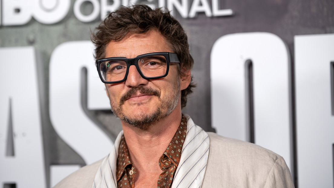 Pedro Pascal visita una muestra de arte en su honor y se lleva una desagradable sorpresa