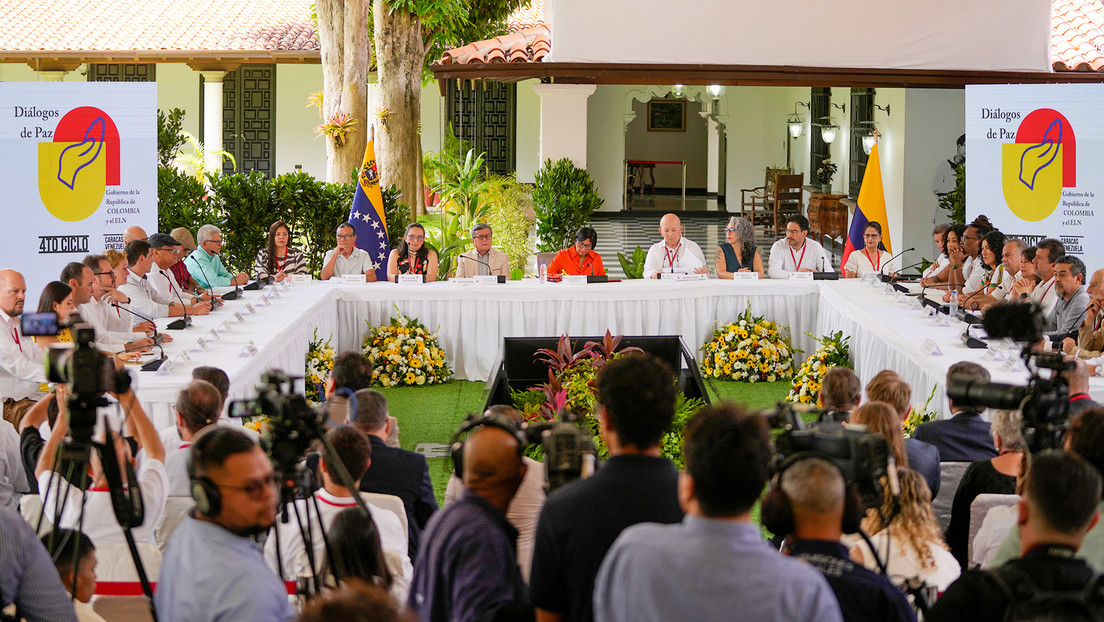 Las víctimas del conflicto quedan en el centro del diálogo entre el Gobierno colombiano y el ELN