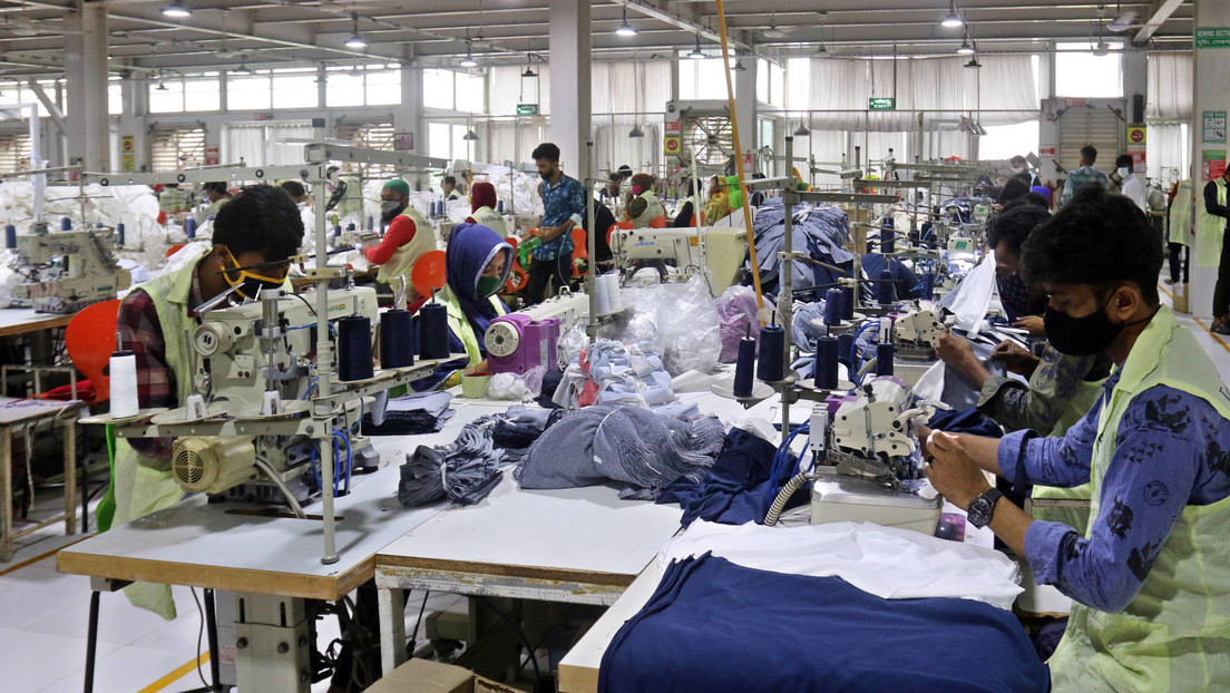 Reuters: H&M investiga denuncias de abusos laborales en fábricas de ropa en Myanmar