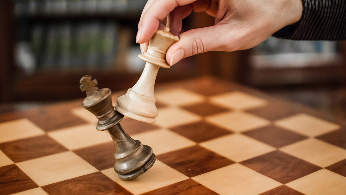 La FIDE prohíbe a mujeres trans participar en torneos de ajedrez femeninos