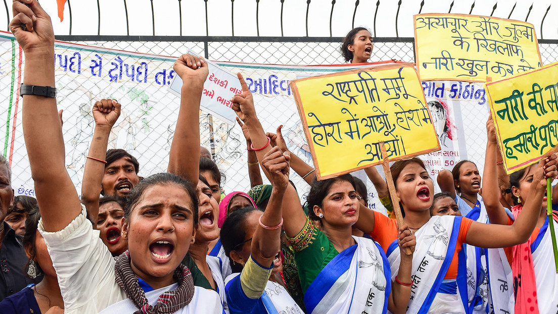 Ni 'seductora' ni 'maricón': La Corte Suprema de la India aconseja evitar los estereotipos de género