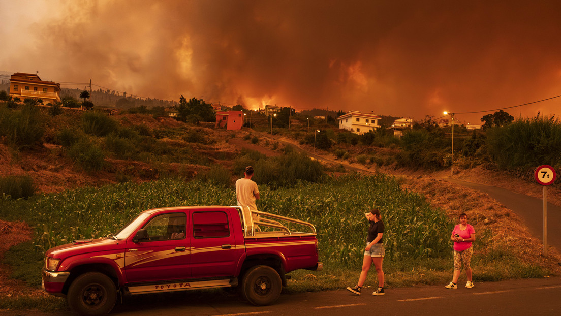 Miles de afectados y más de 13.000 hectáreas arrasadas: el saldo del incendio provocado en Tenerife