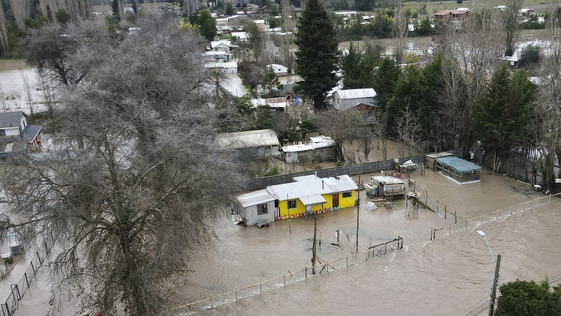 "La ciudad está completamente anegada": El temporal en Chile se ensaña con la región del Maule