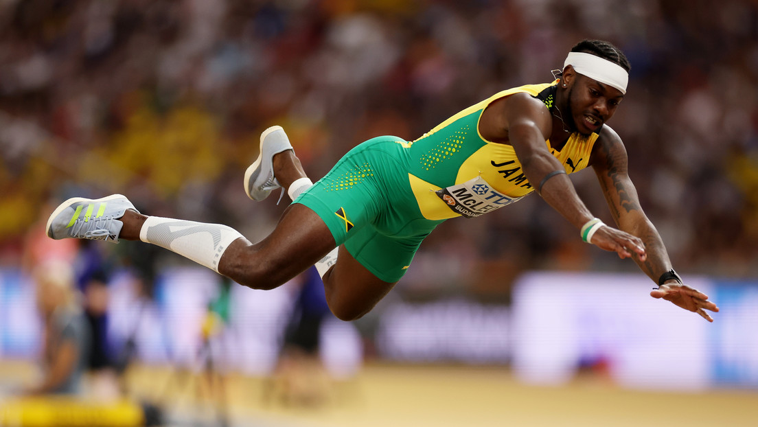 VIDEO: El insólito salto del jamaiquino Carey McLeod, que 'voló' como Superman en el Mundial de Atletismo
