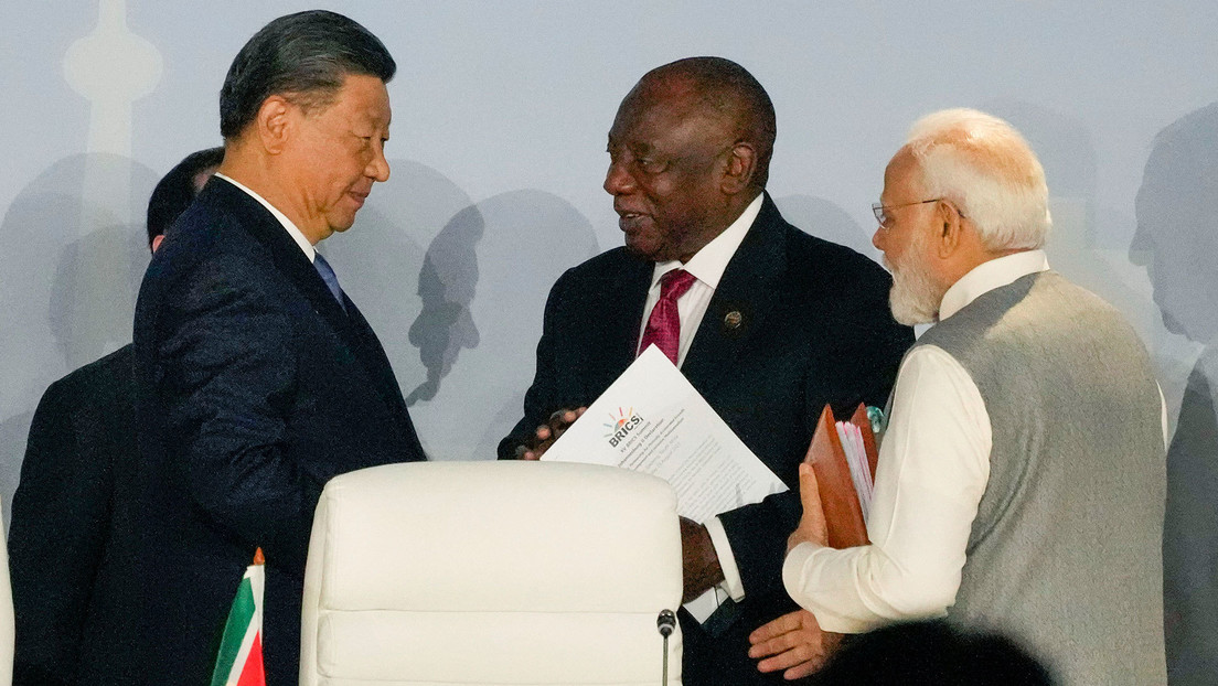 Modi y Xi acuerdan "intensificar esfuerzos" para lograr una desescalada en su frontera