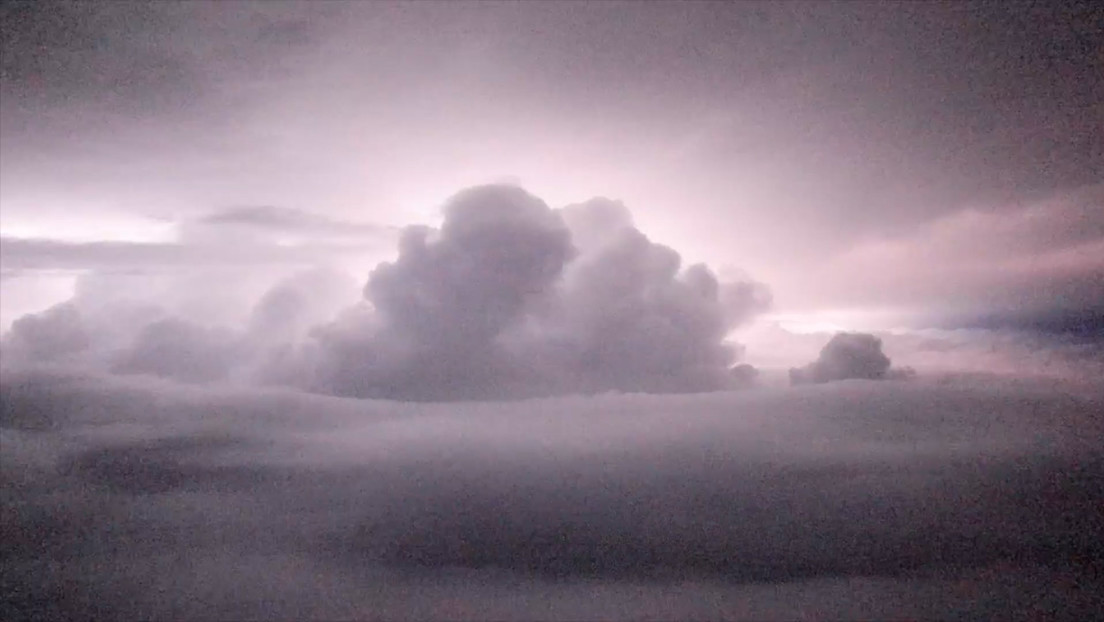 VIDEO: 'Сazadores de huracanes' vuelan a través de la tormenta tropical Franklin